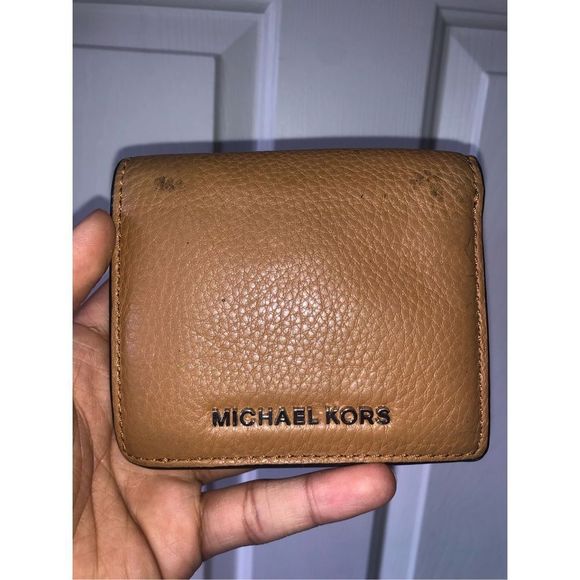 Michael Kors MK Jet Set Tan Brown Travel Carryall Card Case Wallet - Picture 2 of 8